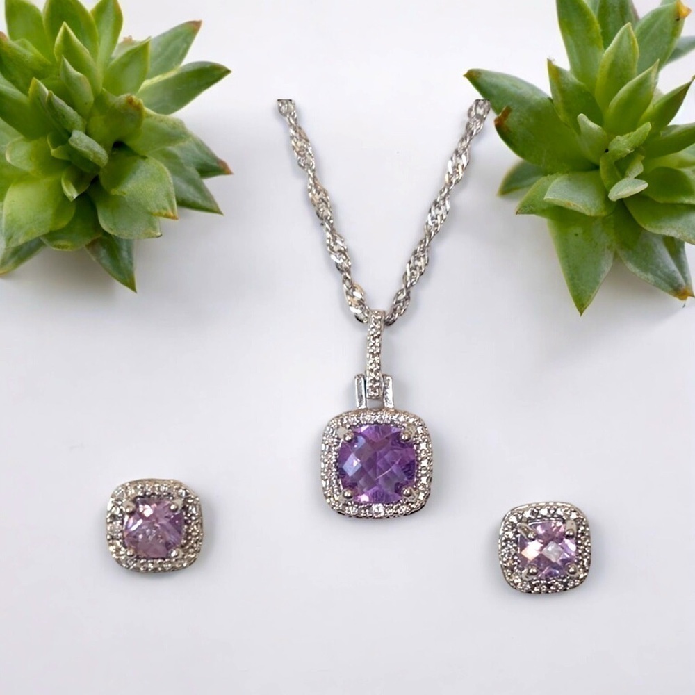 Amethyst Colored Crystal Silver‎ Tone Post Earrings and Necklace Set NWOT